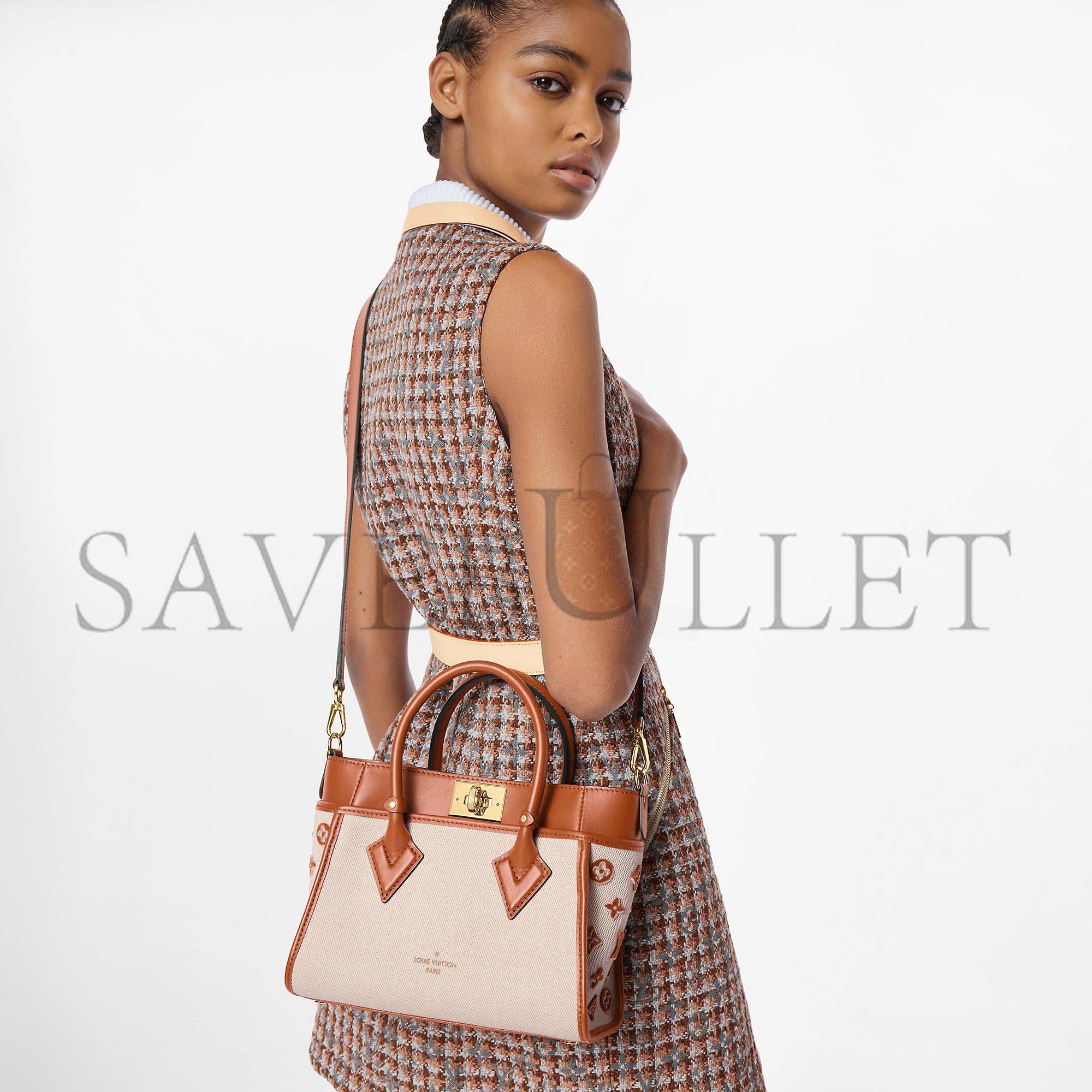 LOUIS VUITTON ON MY SIDE PM M59905 (25*20*12cm) LOUIS VUITTON ON MY SIDE PM M59905 (25*20*12cm)